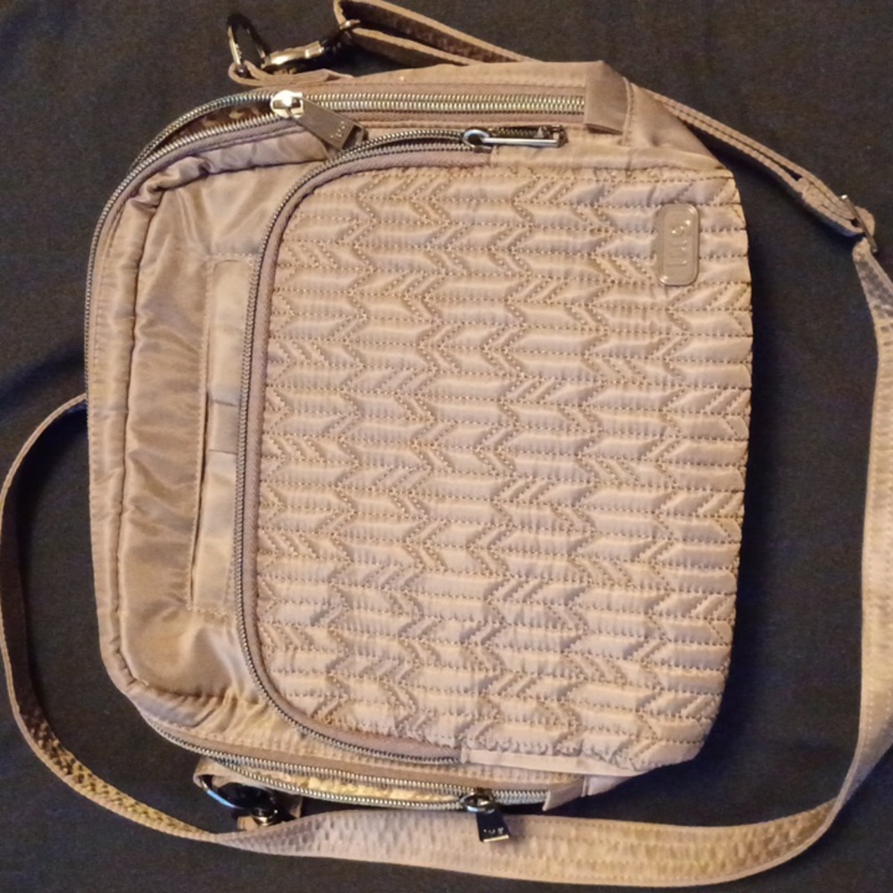 Lug RFID Medium Crossbody w